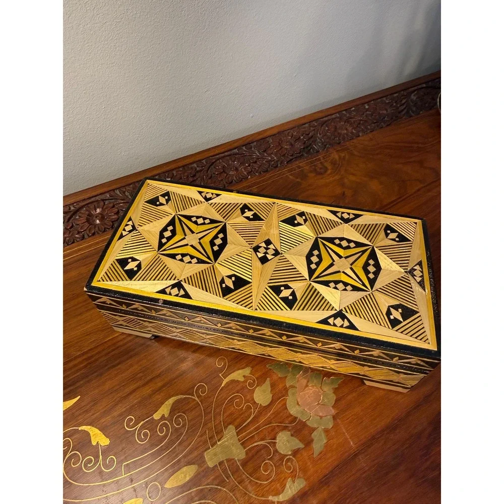 Vintage Russian Straw Marquetry Box‎